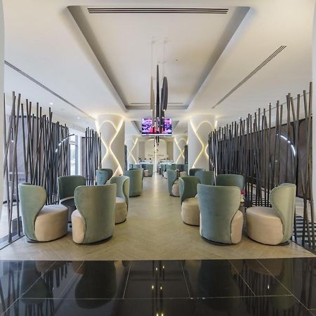 Hotel Holiday International Szardża Zewnętrze zdjęcie