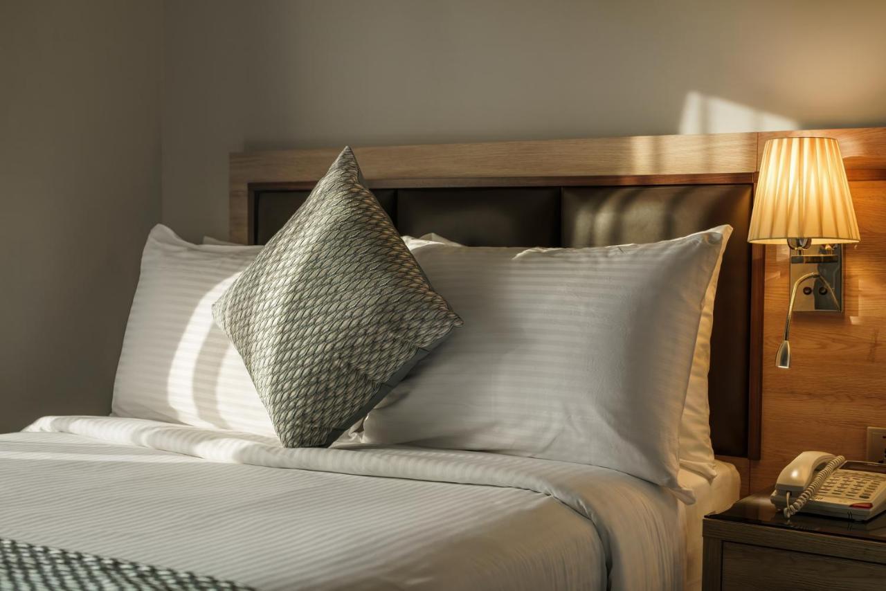 Hotel Holiday International Szardża Zewnętrze zdjęcie