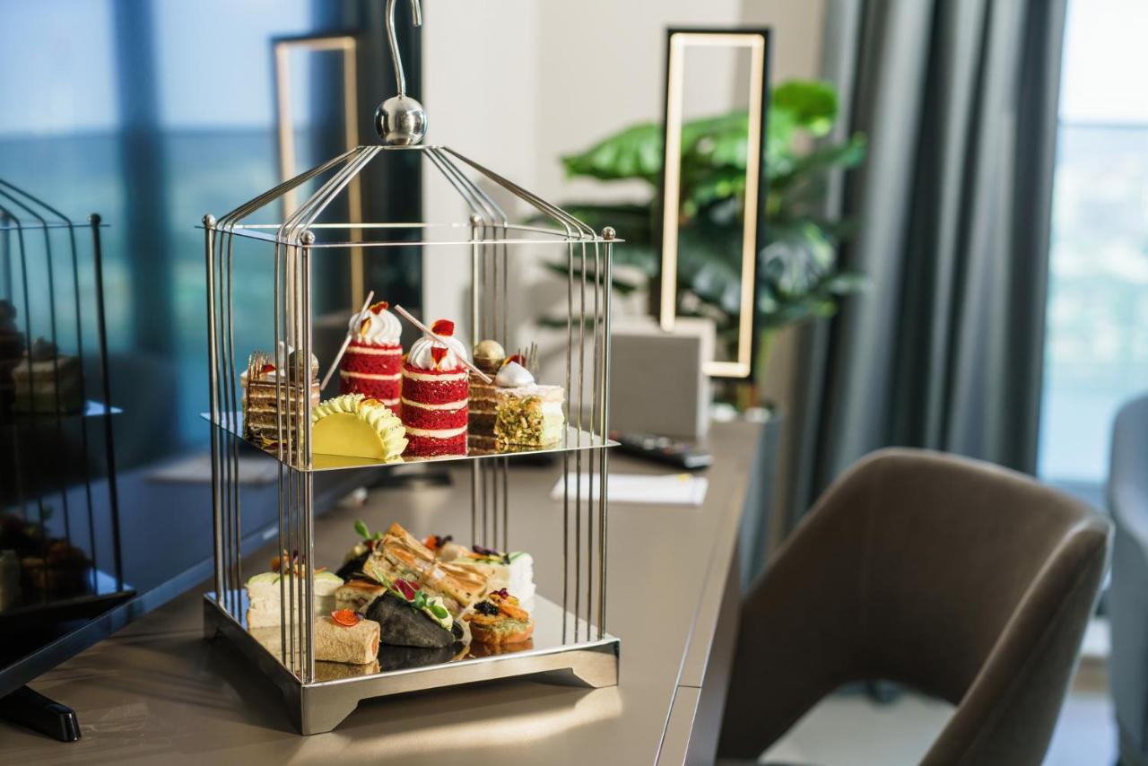 Hotel Holiday International Szardża Zewnętrze zdjęcie