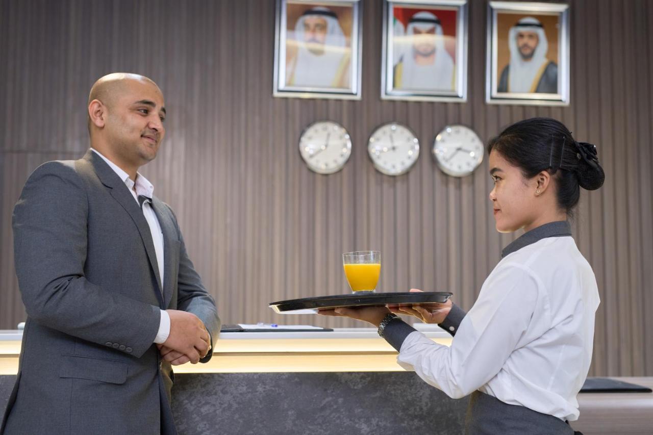 Hotel Holiday International Szardża Zewnętrze zdjęcie