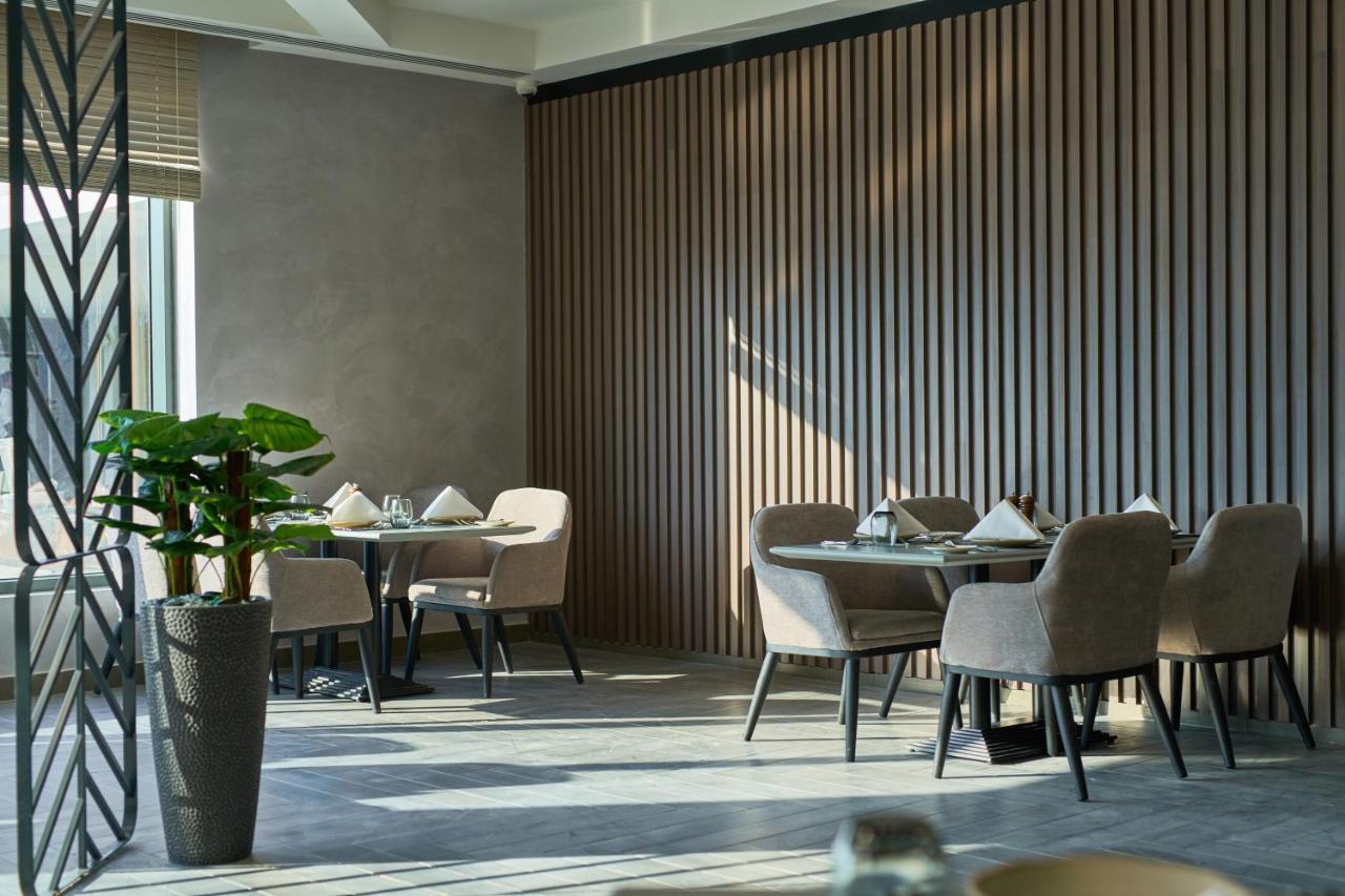 Hotel Holiday International Szardża Zewnętrze zdjęcie