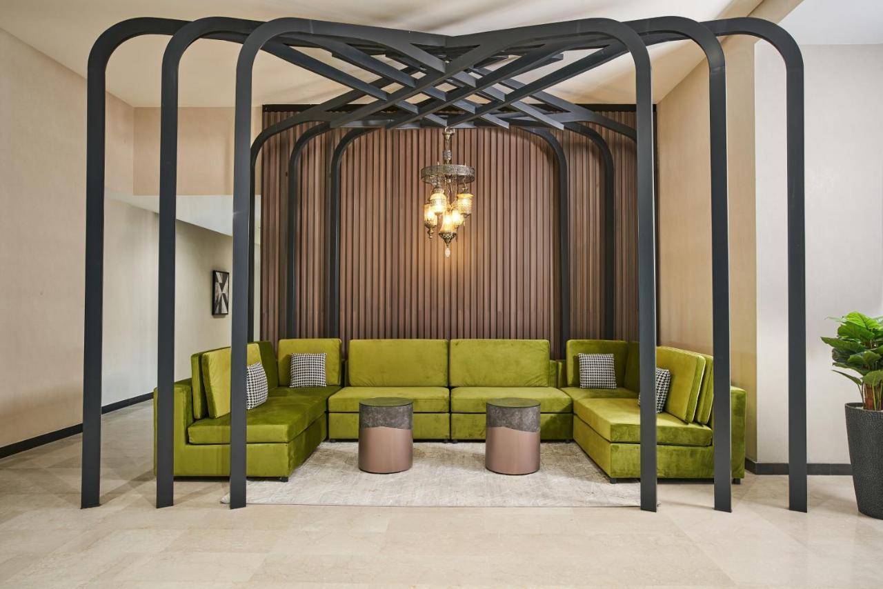 Hotel Holiday International Szardża Zewnętrze zdjęcie