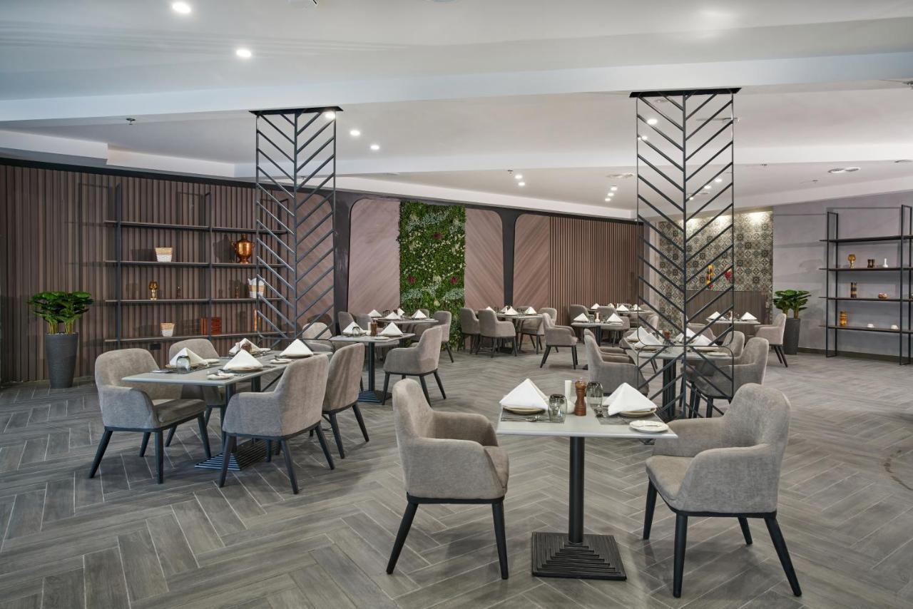 Hotel Holiday International Szardża Zewnętrze zdjęcie